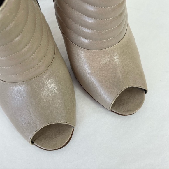 {Manolo Blahnik} Taupe Leather Zippered Peep-Toe Ankle Booties, Size 38.5 - Picture 5 of 9